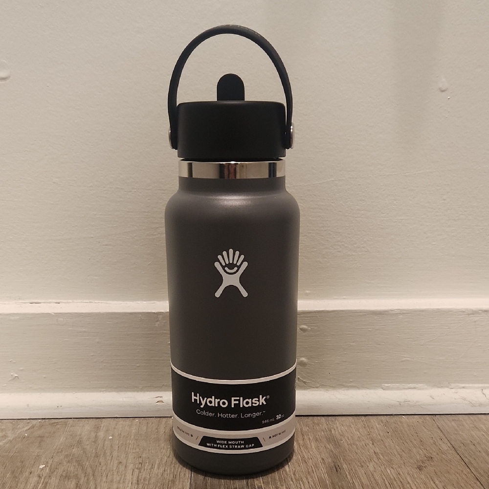 Hydro Flask Charcoal Bottle with Handle